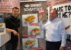 Trotse kok Rob Kollen en Dirk-Jan van der Meijn van Aviko bij het nieuwe concept Oerfriet Sensaties.