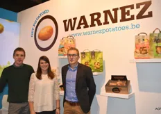 Stijn Depourcq, Julie Van Vynckt en Jens Verstraete van Warnez. Het bedrijf doet volop onderzoek naar verpakkingen en hoe deze verbetert kunnen worden. Lokale producten worden ook steeds belangrijker dus speelt Warnez hierop in door op de verpakking te tonen waar het product vandaan komt.