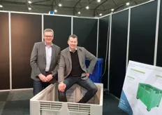 Schoeller Allibert Wim Mentens en Cees de Jong in de Agri Bigbox 100x120cm, deze wordt vanaf dit jaar ook geproduceerd in Beringen (B).