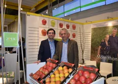 Vincent en Johan Nicolai van Zouk. De Zouk 3G is een nieuwe variëteit en bestemd voor de Noord-Europese markt. Het is een resistente appel geschikt voor biologische teelt.