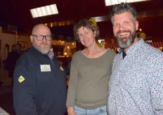 Daniel en Karin Pijnenburg van De Blauwe Bes uit Oosterhout met Christ Manders van ADN