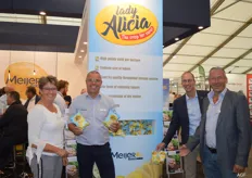 Erika den Daas, Jan van der Werff, Erik Oggel en Richard Polderdijk van Meijer. Meijer introduceerde het nieuwe chipsras ‘Lady Alicia’. Beursbezoekers konden een proefzakje chips meenemen.