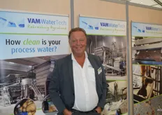  Jan-Evert de Jong van VAM Watertech. Dit bedrijf produceert waterzuiveringsinstallaties ter behoeve van wasserijen in de agrarische sector.