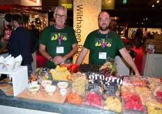 Kees Griep en Frank Wilthagen van Wilthagen bv. Op de beurs met hun groente chips.