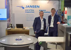 Martin Dekker en Gerard Schuurman van Jansen control systems. Jansen control systems heeft ook een range aan x-ray systemen voor de AGF-sector, naast de metaal detector systemen.