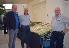 Erik Postuma, Bertus Korver en Frans Bolder van Postuma AGF hadden een onder andere een assortiment gesneden groenten meegenomen uit eigen snijderij