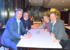 Links, Aris van Daalen van Cargoboss/van Daalen transport, Bernhard Pronk, Hank Schouten van MJ Pronk en Gerard Breed van JH Wagenaar.