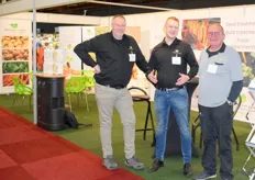 Arjen Smit, Rob Smit en Jan Boer van Ad Terram. Hebben nieuwe producten voor gewassen in verschillende variaties en grootte. 