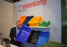 Jerry Arkesteijn (Beekenkamp) introduceerde op de beurs de nieuwe transport- en oogstbakken voor glasgroenten.
