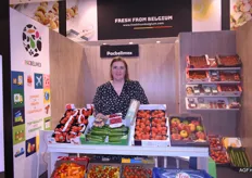Valérie Braems van Pacbelimex is gespecialiseerd in premium producten. Nieuwste toevoegingen aan haar assortiment zijn de perzik-, ananas- en witte aardbeien. Voor Pacbelimex zit de afzet van de premium producten voornamelijk in Frankrijk, maar de ogen gaan steeds meer richting het Midden-Oosten, en met name Dubai.