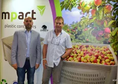 John Fridas en Joop Kurver van Mpac Plastic Containers, duurzame plastic bakken voor de fruitteelt